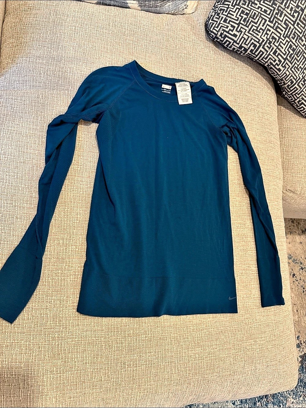 Nike Long Sleeve Athletic Top in Blue Size Small. Good condition